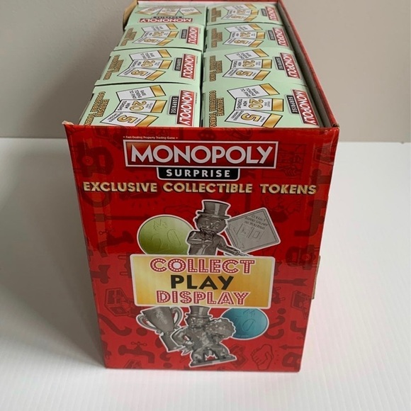 MONOPOLY SURPRISE
Exclusive Collectible Tokens & Community Chest - Picture 4 of 7